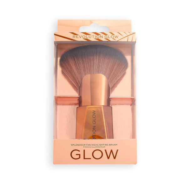 Makeup Revolution четка за хайлайтър Glow Splendour Fan Brush